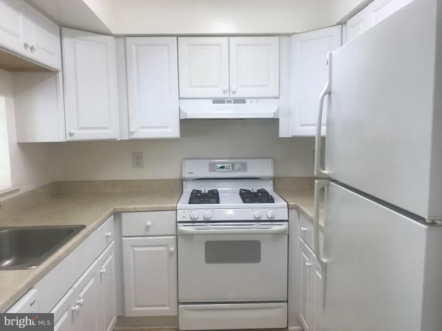 5975 Havener House Way in Centreville, VA - Building Photo - Building Photo