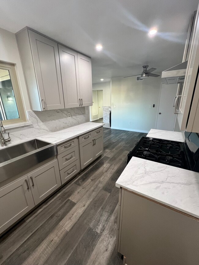 10730 Droxford St in Cerritos, CA - Building Photo - Building Photo