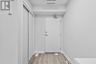 301 Glenroy Gilbert Dr in Ottawa, ON - Building Photo - Building Photo