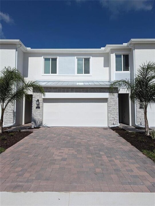 77 Nine Iron Dr in Davenport, FL - Building Photo
