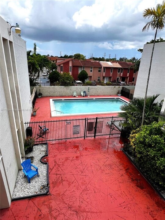 1480 W 46th St in Hialeah, FL - Building Photo