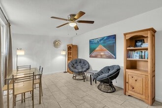 1908 E Lynne Ln in Phoenix, AZ - Foto de edificio - Building Photo