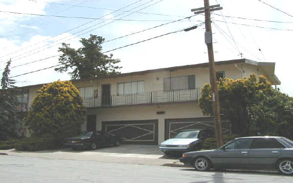 1676 Maubert Ct in San Leandro, CA - Foto de edificio - Building Photo