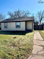 1619 Hamlin Ave in Wichita Falls, TX - Building Photo