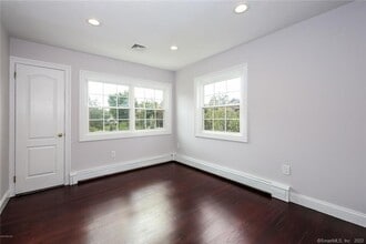 160 E Elm St in Greenwich, CT - Building Photo - Building Photo