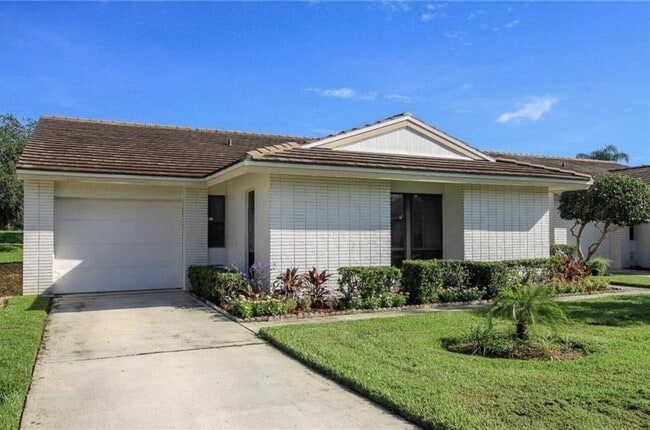 property at 2525 SW Egret Pond Cir