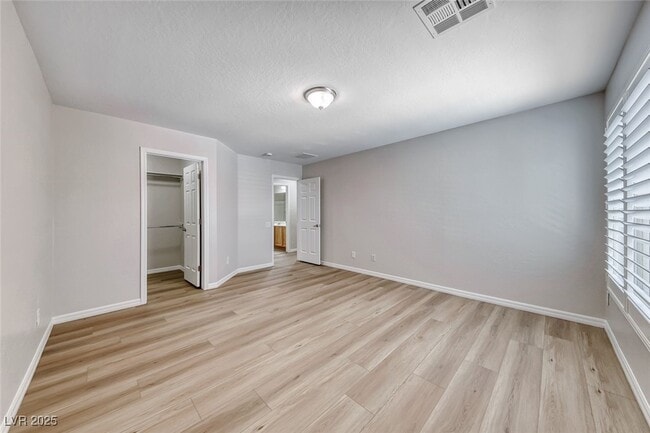 property at 259 Oakbrook Ridge Ave