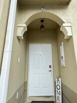 10833 NW 83rd St in Doral, FL - Building Photo