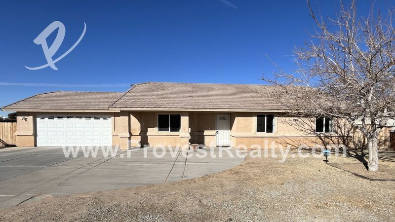 20940 Sitting Bull Rd in Apple Valley, CA - Building Photo