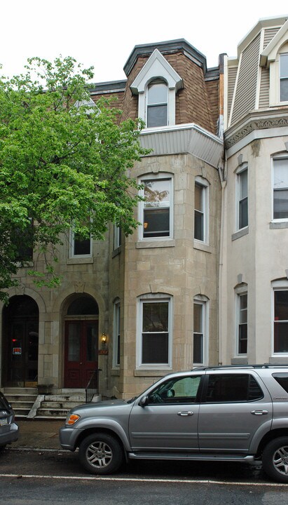 144 N 21st St in Philadelphia, PA - Building Photo