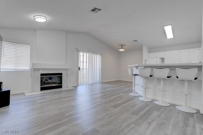 600 Devonhall St in Las Vegas, NV - Building Photo - Building Photo