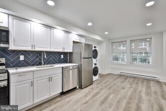 4247 Locust St, Unit 1B-121 in Philadelphia, PA - Building Photo - Building Photo