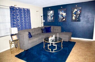 5715 Hirondel in Houston, TX - Building Photo - Building Photo