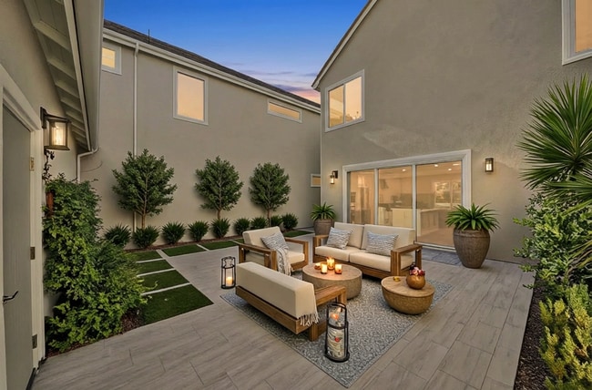 346 Chorus in Irvine, CA - Building Photo - Building Photo