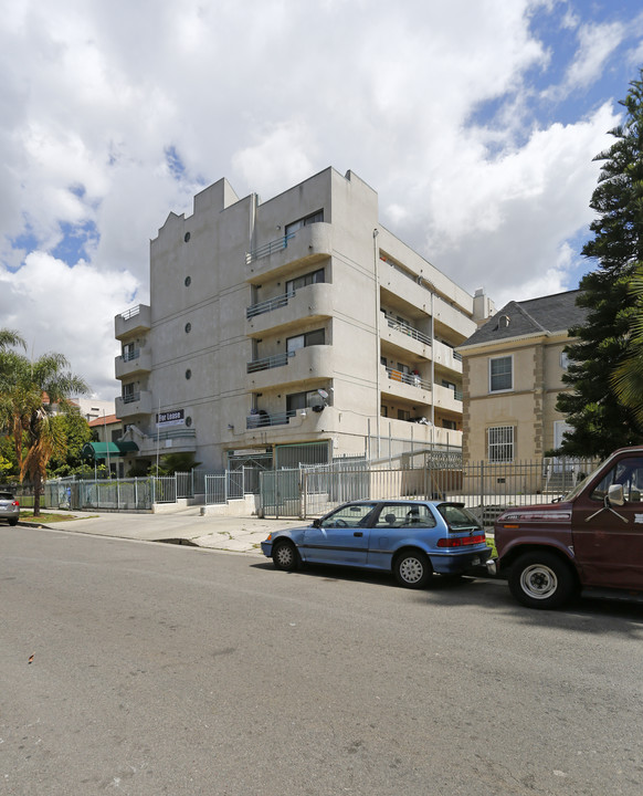 838 S Kenmore Ave in Los Angeles, CA - Building Photo