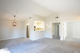 410 Norris Canyon Terrace in San Ramon, CA - Building Photo - Building Photo