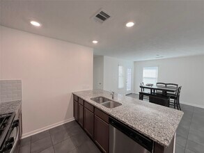 7111 Escondido Dr in Arcola, TX - Building Photo - Building Photo