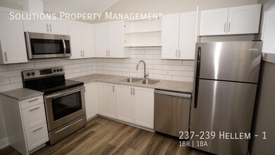 237-239 Hellem in Welland, ON - Building Photo - Building Photo