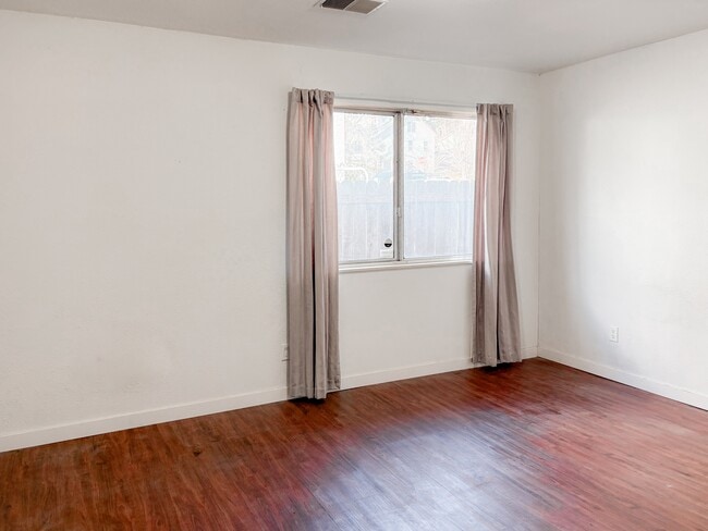 property at 2519 W Monument St