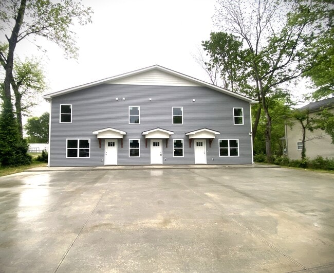 property at 1721 S Walnut St