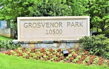 10500 Rockville Pike, Unit M22 in Rockville, MD - Building Photo - Building Photo
