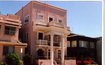 44 Navy St in Venice, CA - Building Photo - Building Photo