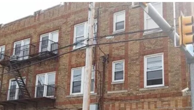 2336 Main St in Bridgeport, CT - Building Photo - Building Photo