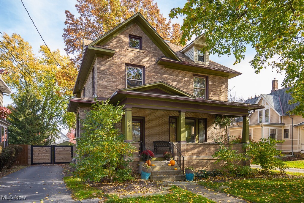 582 S Court St in Medina, OH - Building Photo