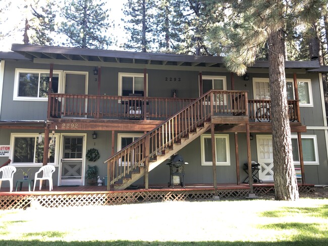 2291 James Ave in South Lake Tahoe, CA - Building Photo - Building Photo