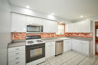 8418 W Crain St in Niles, IL - Building Photo - Building Photo