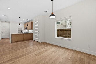 8023 Easter St in Houston, TX - Building Photo - Building Photo