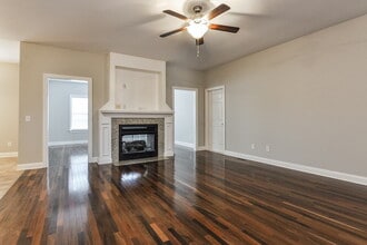 20 Tia Circle in Garner, NC - Foto de edificio - Building Photo