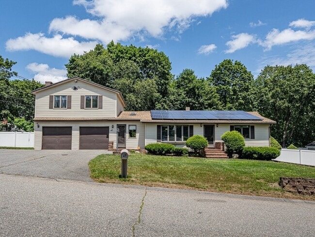 property at 47 Oriole Dr