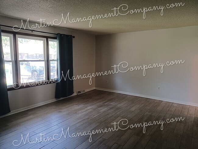 810 Ruth Ann Dr in Sedalia, MO - Building Photo - Building Photo