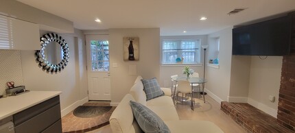 51 Q St NW, Unit B in Washington, DC - Building Photo - Building Photo