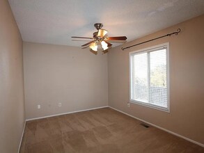 4053 S Olathe Ct in Aurora, CO - Building Photo - Building Photo