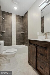 2220 Sigel St photo'