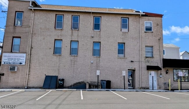 239 Union Blvd in Totowa, NJ - Building Photo - Building Photo