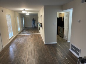 8941 Gaylord Dr, Unit #205 in Houston, TX - Building Photo - Building Photo