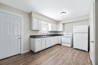 800 Harrisburg Pike in Columbus, OH - Foto de edificio - Building Photo