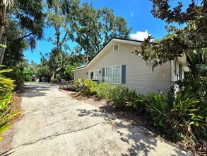 581 E Horatio Ave in Maitland, FL - Building Photo - Building Photo