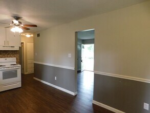 136 S Orchard St in El Dorado, KS - Building Photo - Building Photo