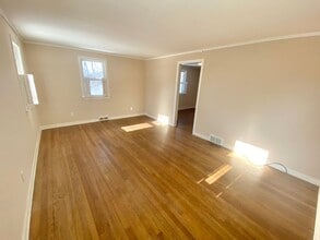 2 Lindenwood Dr in South Burlington, VT - Foto de edificio - Building Photo