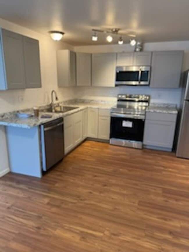 907 W 1st St in Aberdeen, WA - Building Photo - Building Photo