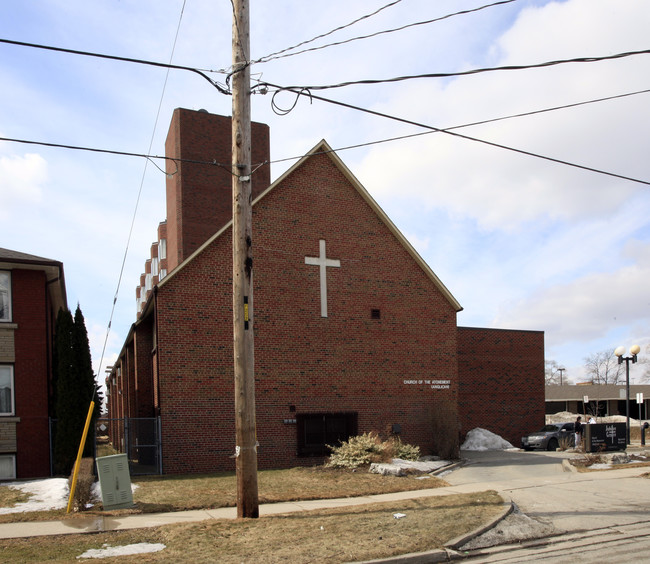 Jubilee Center in Toronto, ON - Building Photo - Building Photo