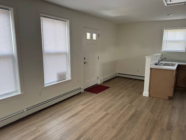 33 Hoppin Ave in East Providence, RI - Foto de edificio - Building Photo