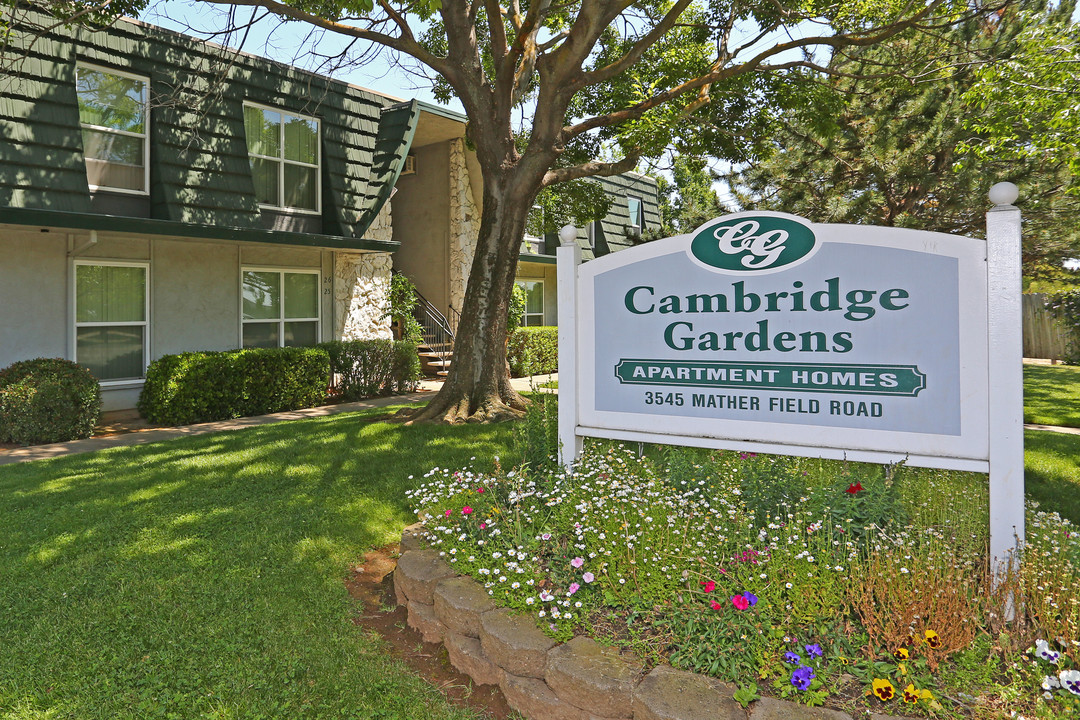 Cambridge Gardens in Rancho Cordova, CA - Foto de edificio