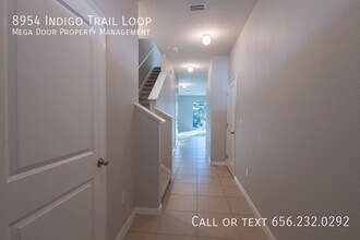 8954 Indigo Trl Lp in Riverview, FL - Building Photo - Building Photo