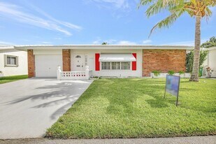 6707 NW 70th St, Unit 01-0324 in Tamarac, FL - Building Photo