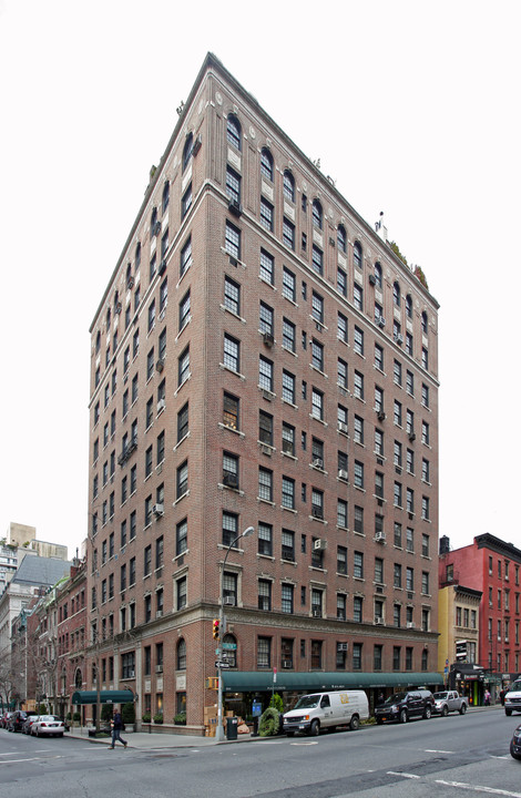 944-952 Lexington Ave in New York, NY - Building Photo